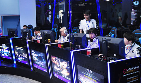 还是团队协 还是团队协