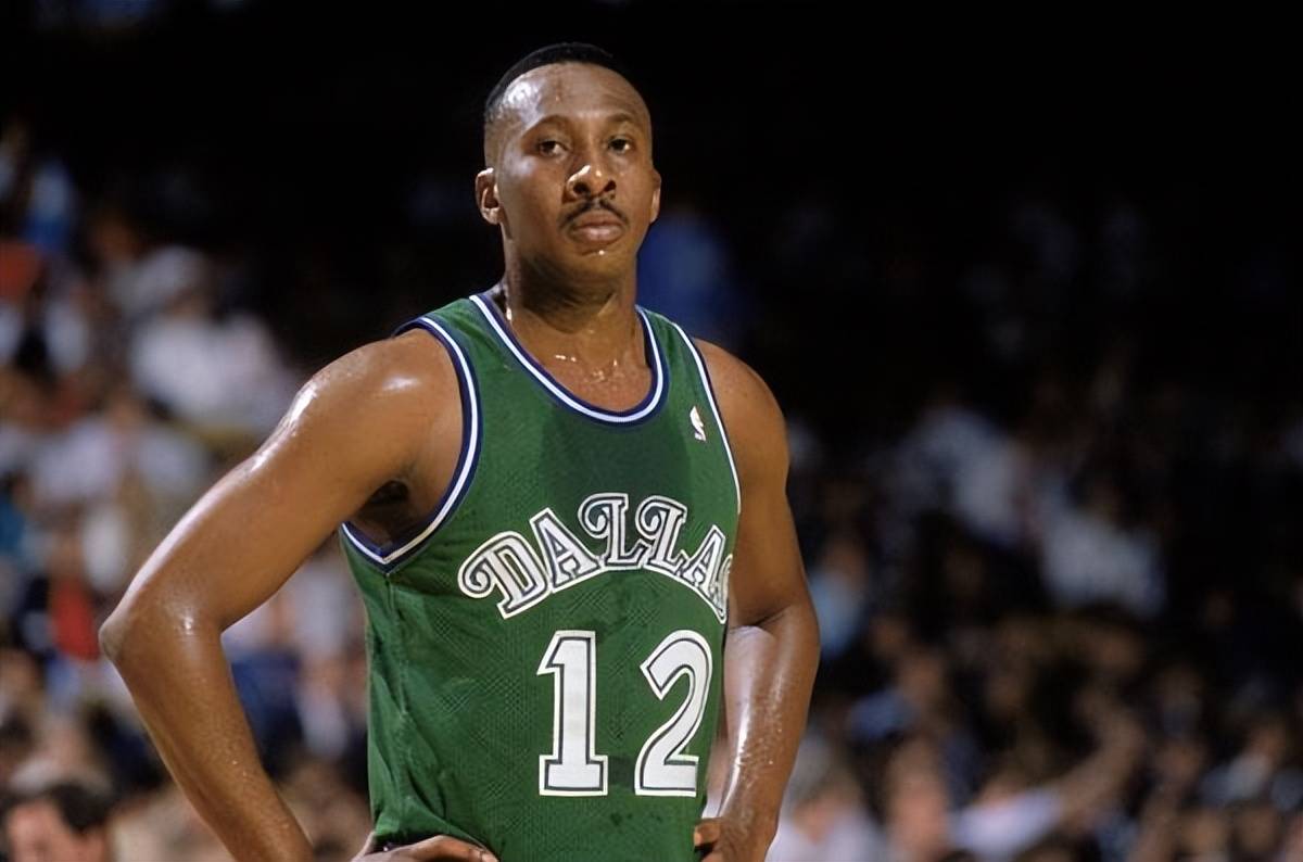 《每日體育報》：巴薩願意出售朗格萊，只要拜仁提供一千萬歐加獎金.