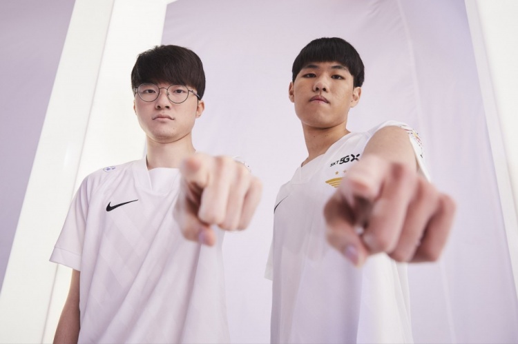 国米客战布拉格斯巴达：劳塔罗出战，巴斯托尼、.